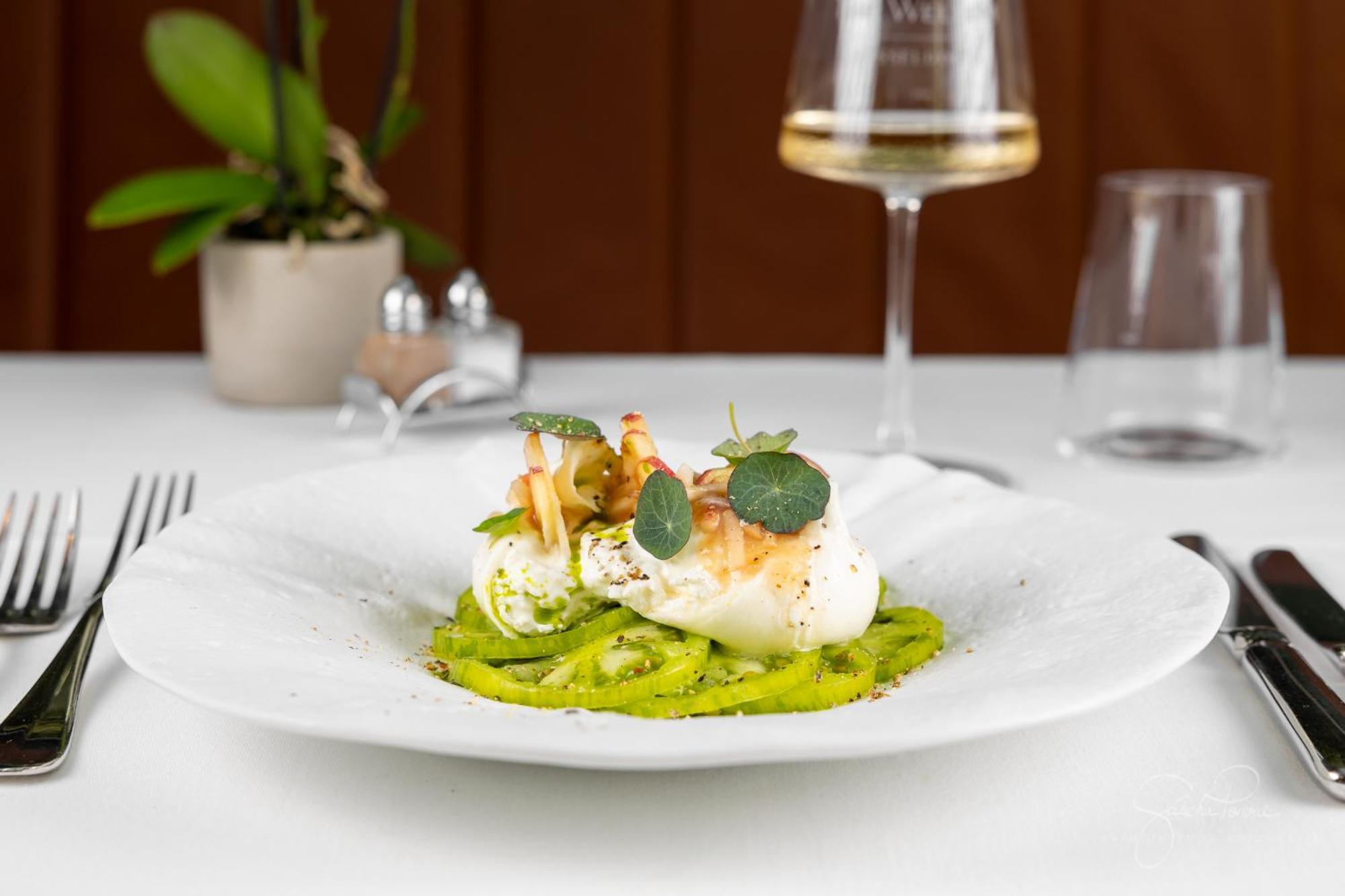The Wellem, In The Unbound Collection By Hyatt Hotel Düsseldorf Eksteriør billede A modern French dish
